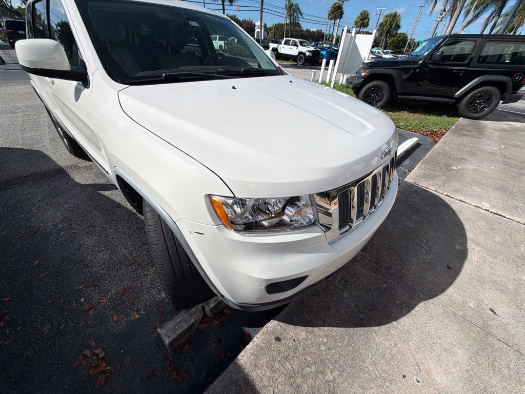 Used 2011 Jeep Grand Cherokee Laredo RWD image 6