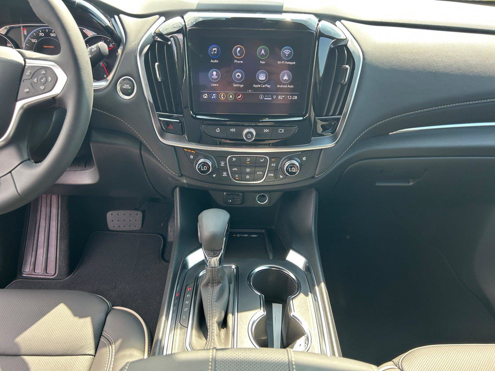 Used 2023 Chevrolet Traverse Premier FWD image 12