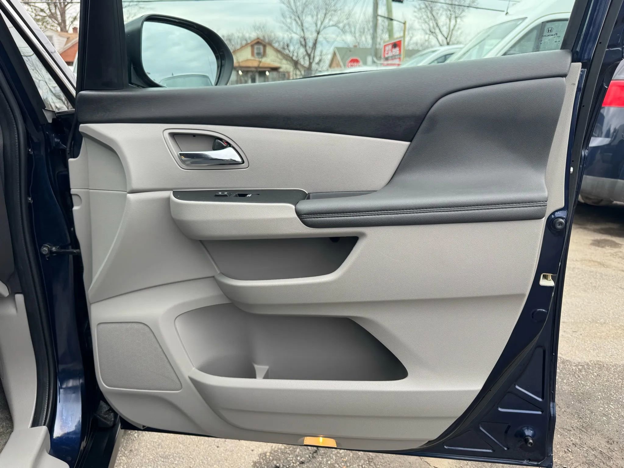 Used 2015 Honda Odyssey EX image 48