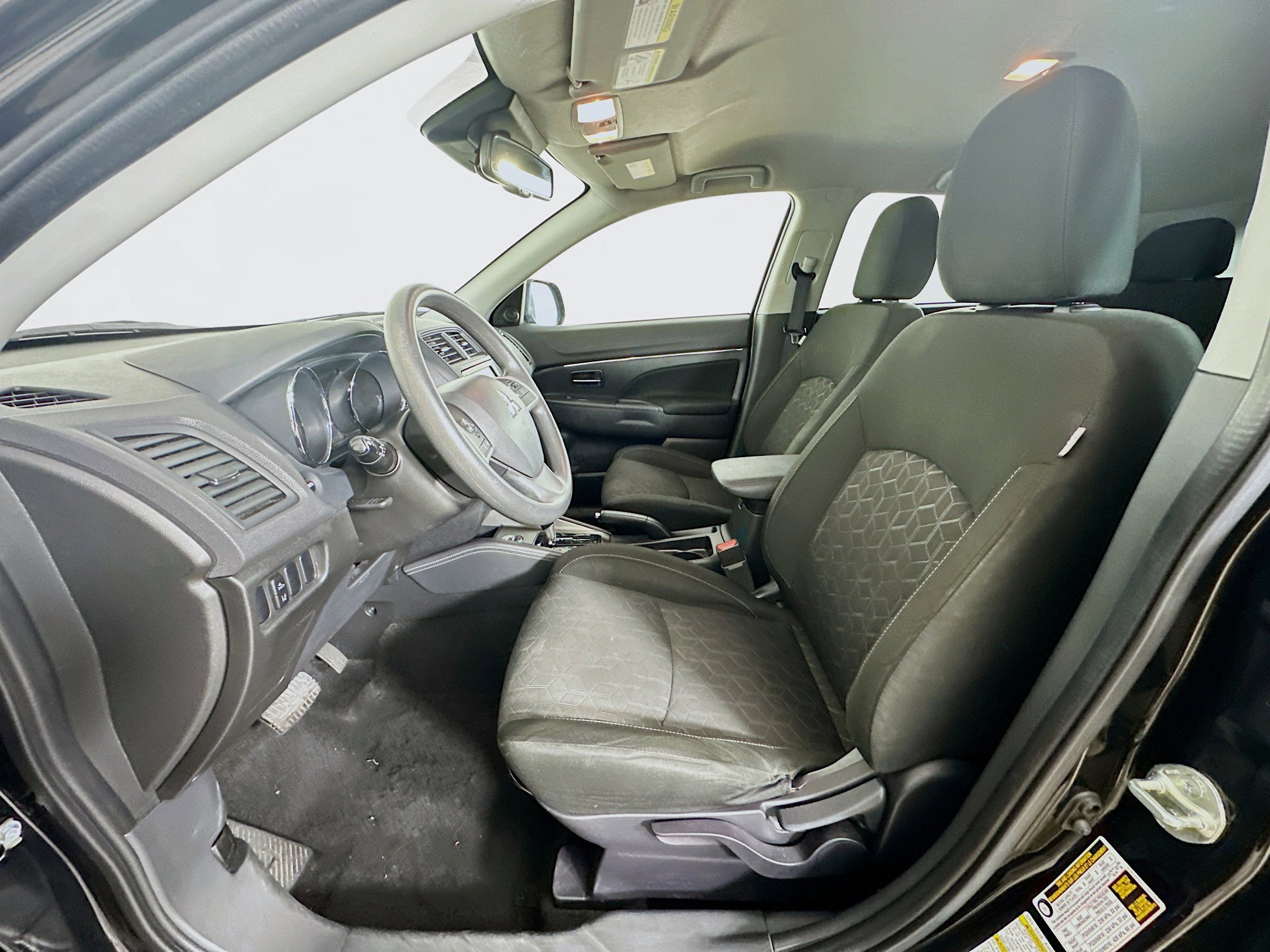 Used 2023 Mitsubishi Outlander Sport ES image 13