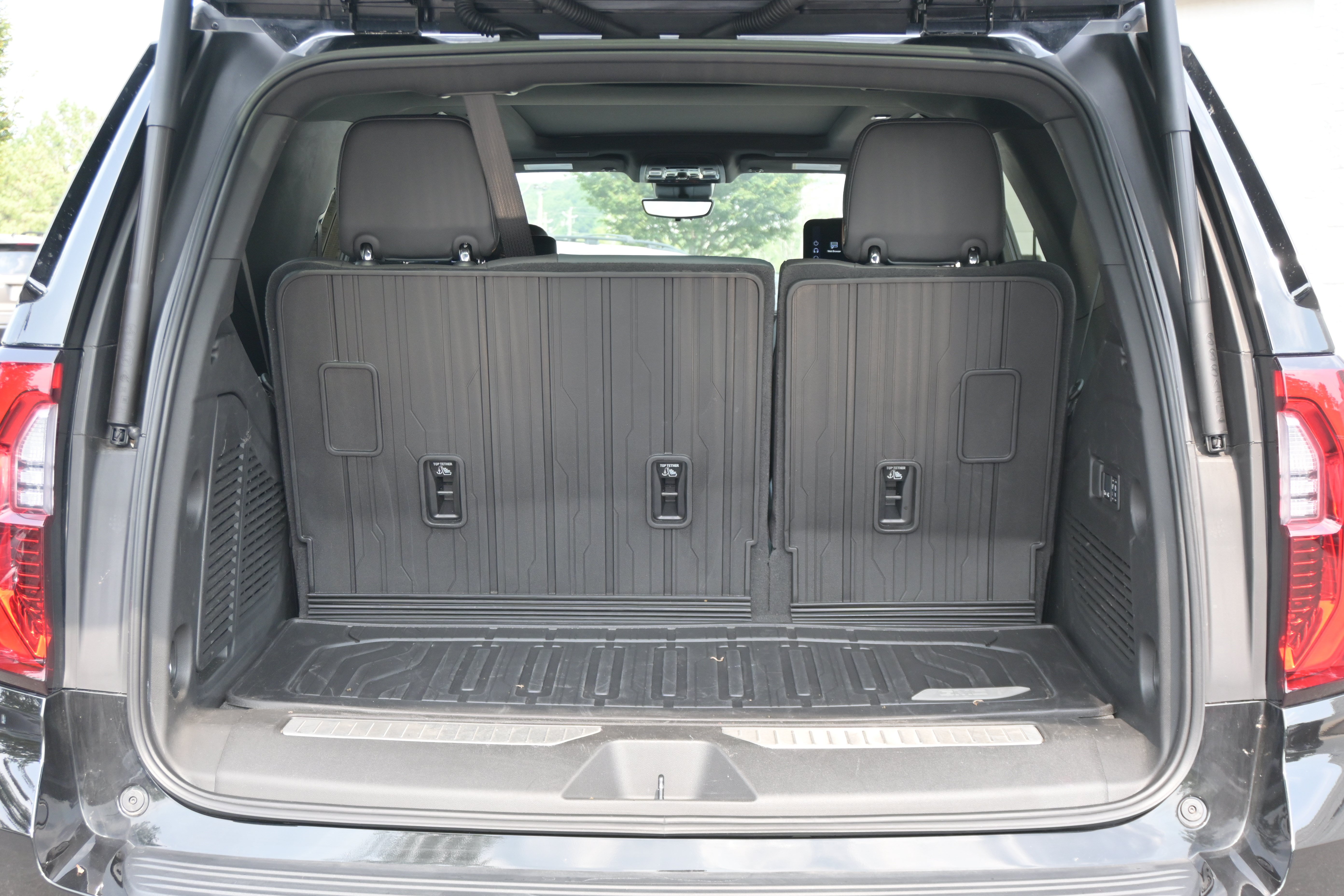 Used 2026 GMC Yukon AT4 w/ AT4 Premium Plus Package AWD/4WD image 36