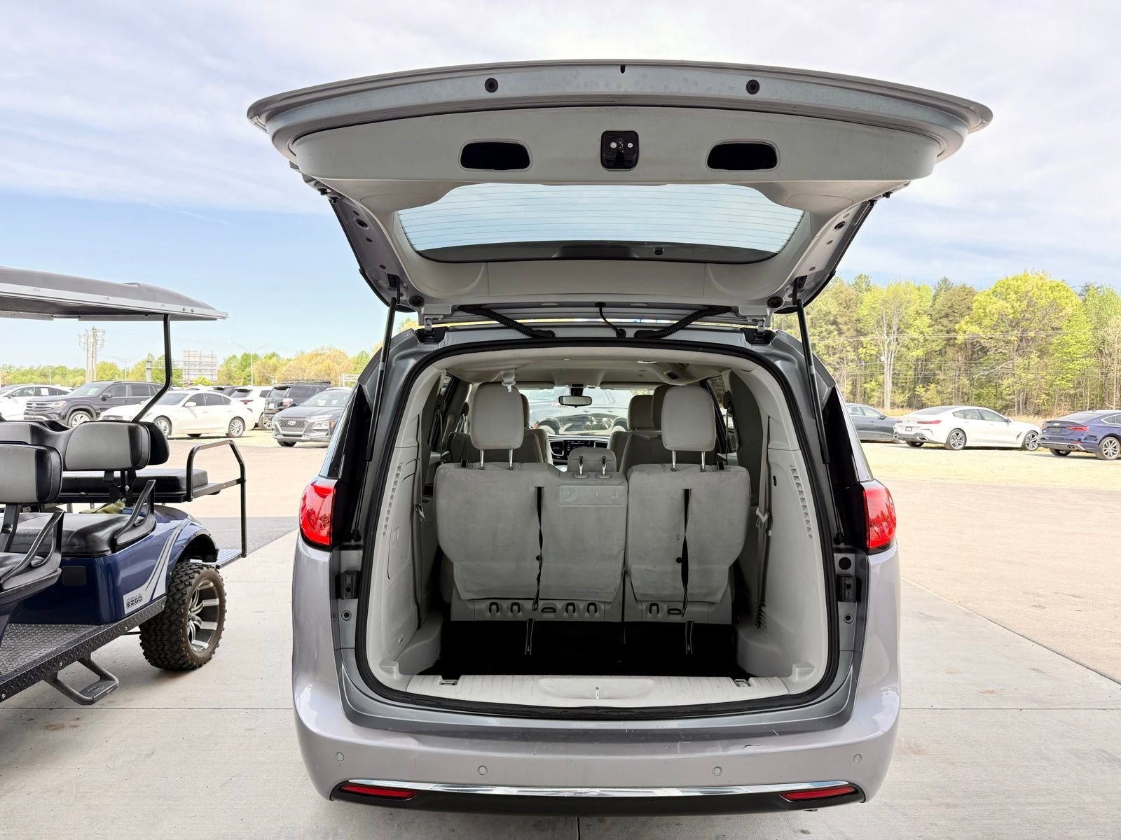 Used 2018 Chrysler Pacifica Touring Plus image 51