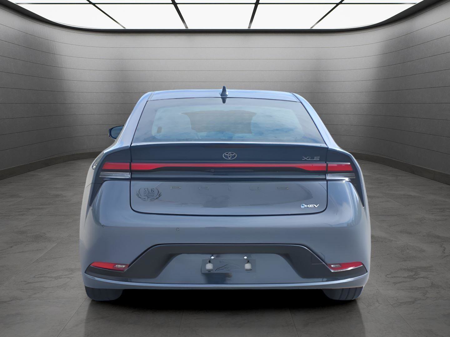 Used 2024 Toyota Prius XLE image 3