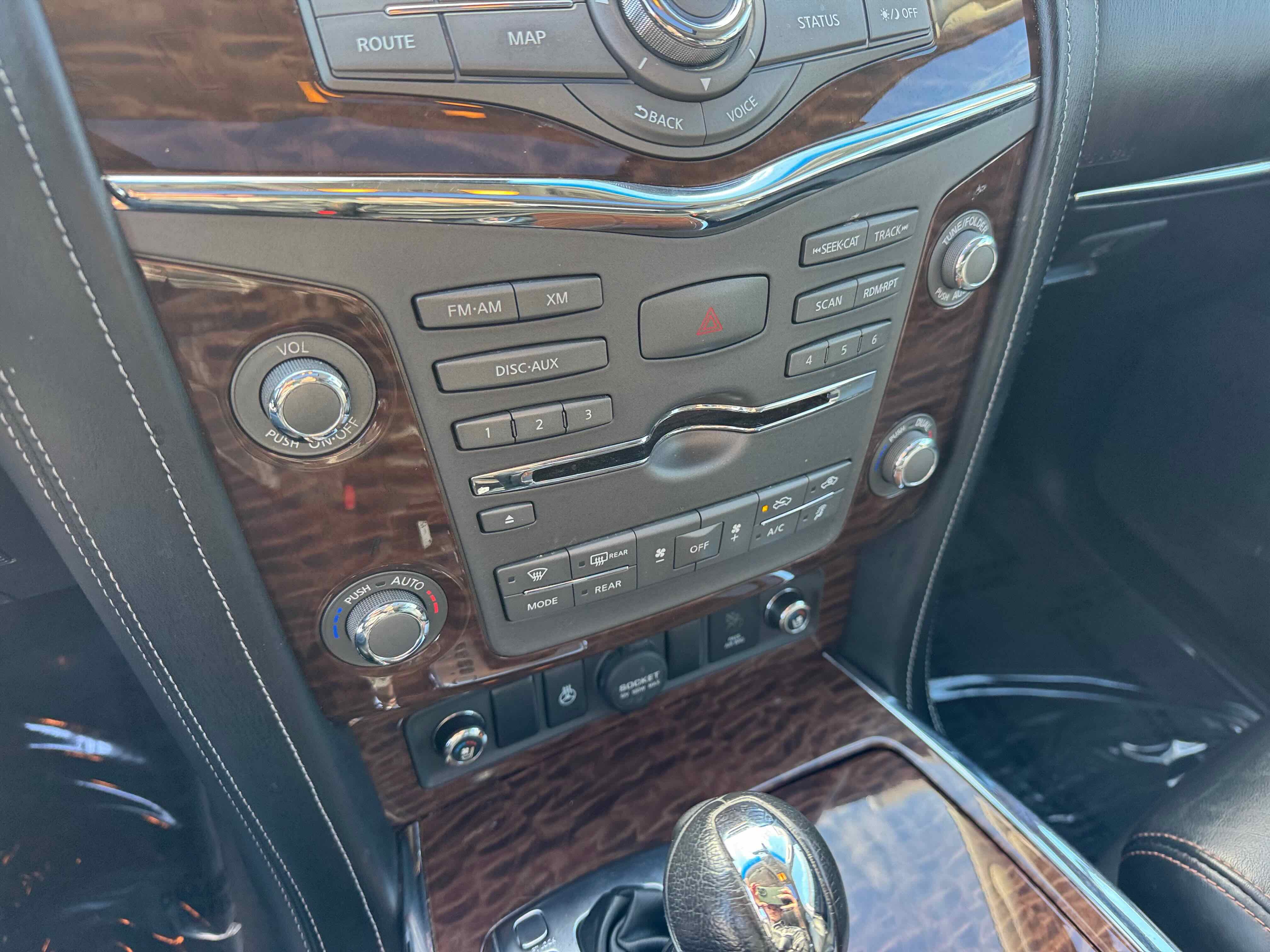 Used 2017 Nissan Armada Platinum image 23