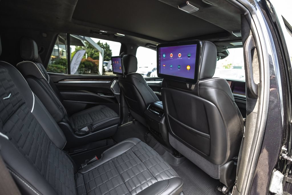Used 2025 Cadillac Escalade Sport Platinum w/ LPO, Floor Liner Package AWD/4WD image 30