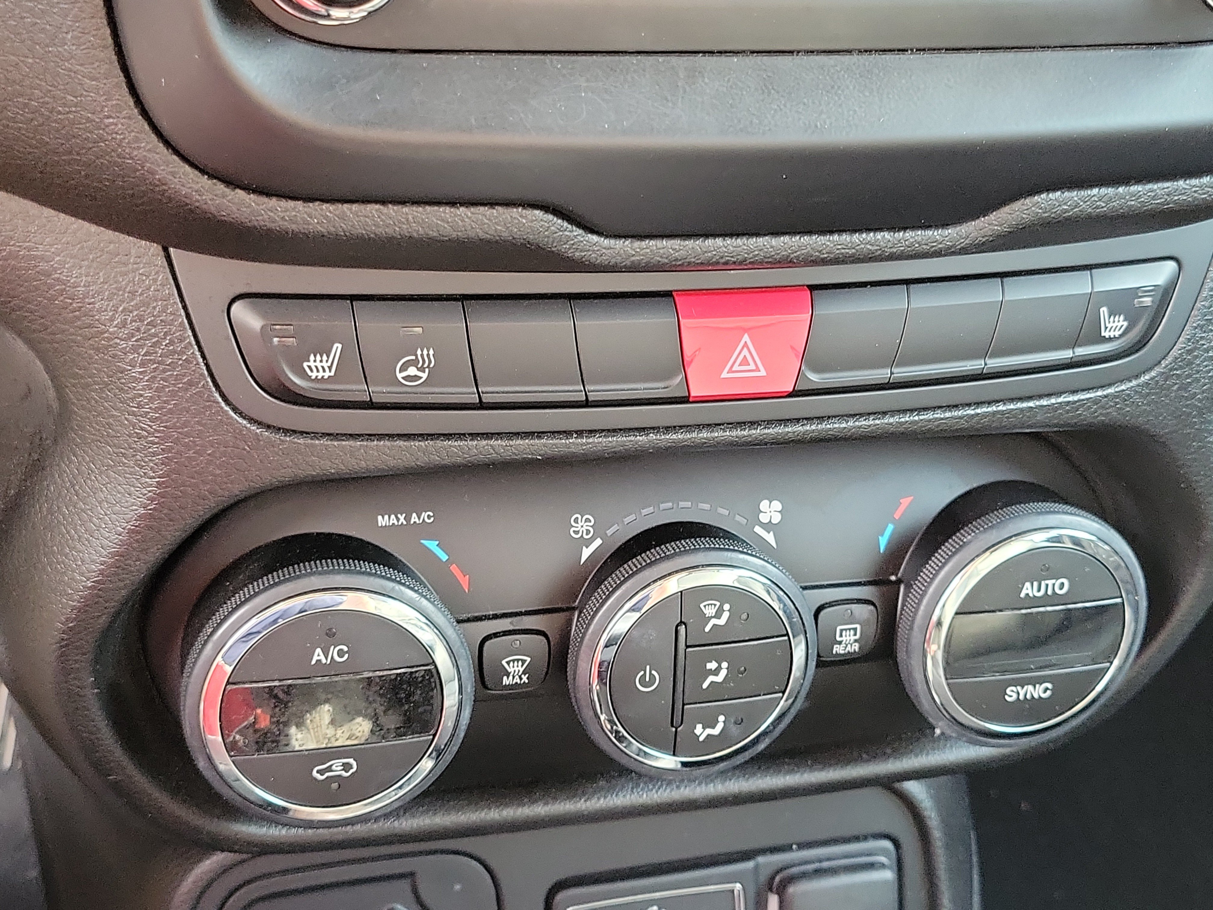 Used 2015 Jeep Renegade Limited FWD image 8