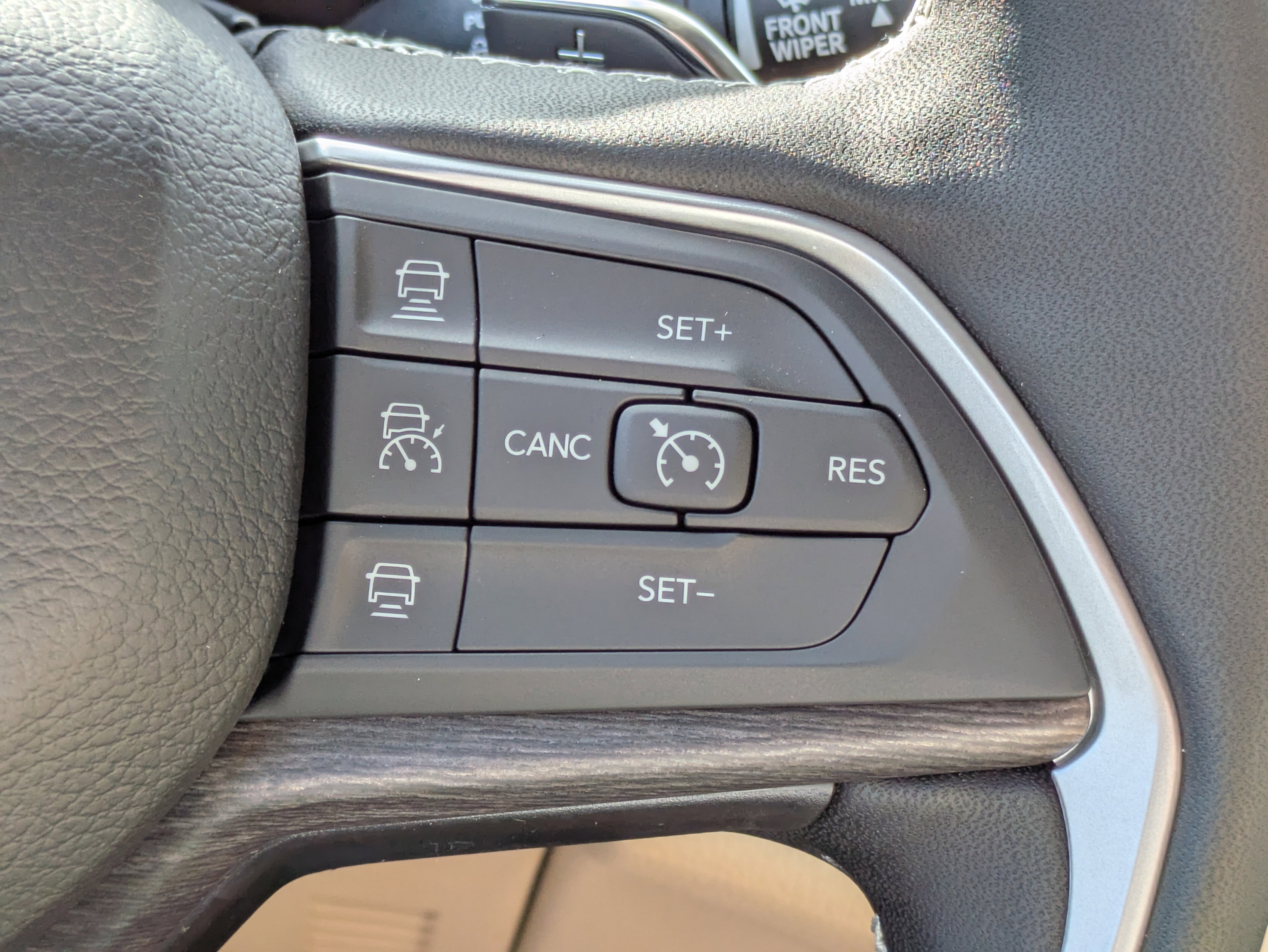 New 2025 Jeep Grand Cherokee L Limited w/ Trailer Tow Package image 19