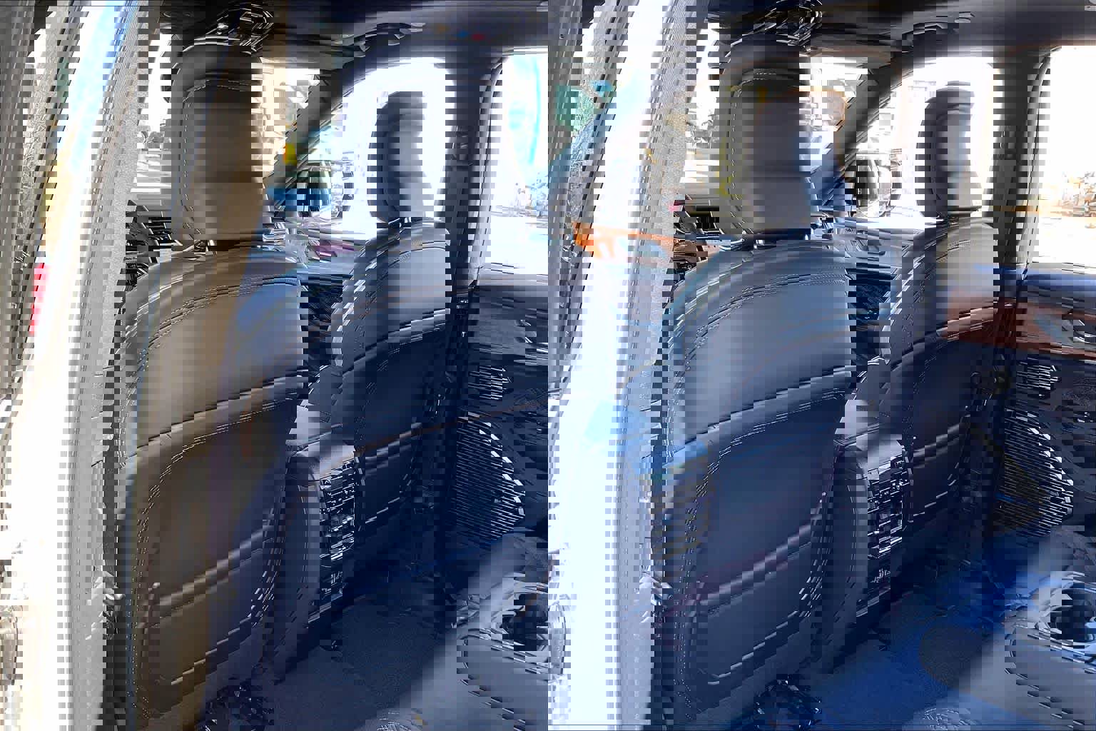 Used 2025 Jeep Grand Cherokee Summit w/ Obsidian Package image 22