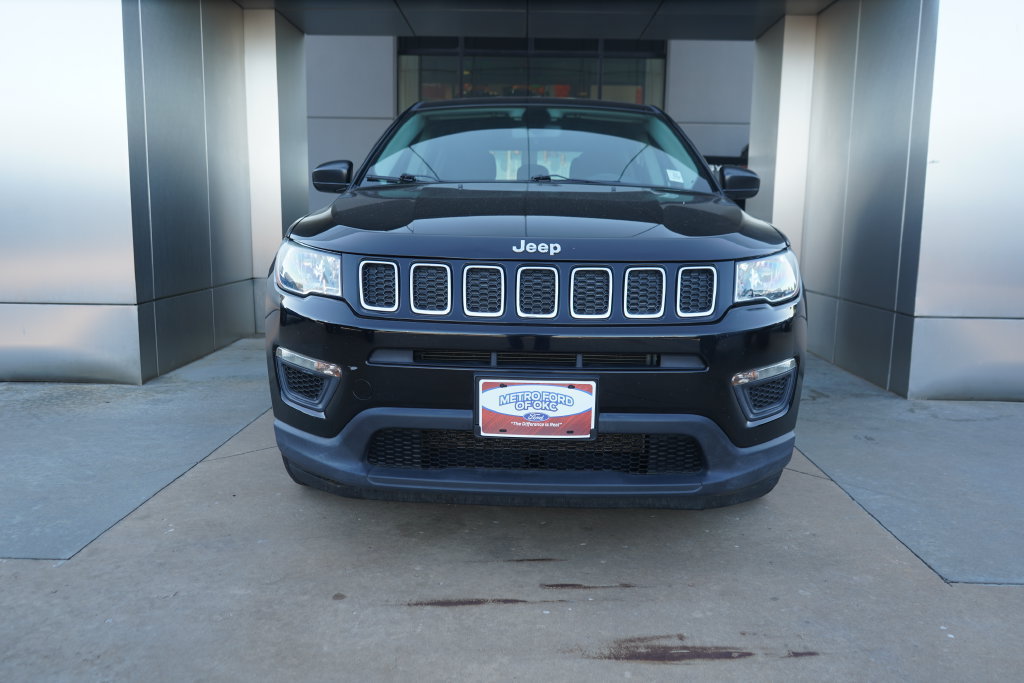 Used 2019 Jeep Compass Sport FWD image 4