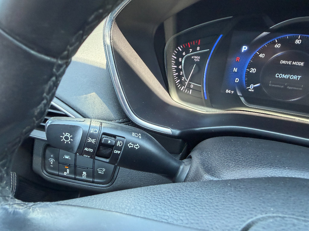 Used 2020 Hyundai Santa Fe SEL w/ Convenience + Premium Package FWD image 46