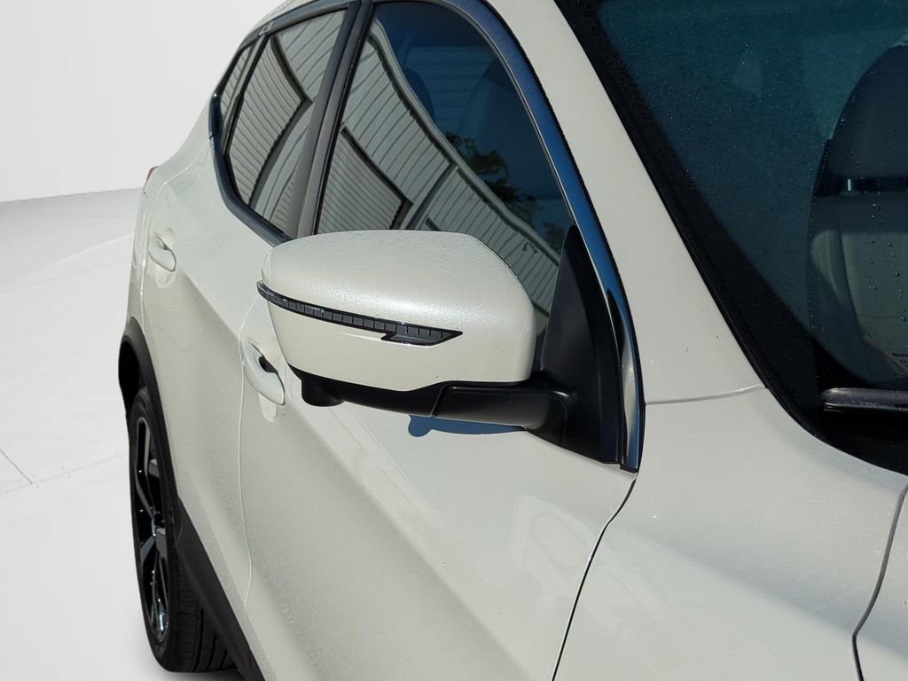 Certified 2022 Nissan Rogue Sport SL image 11