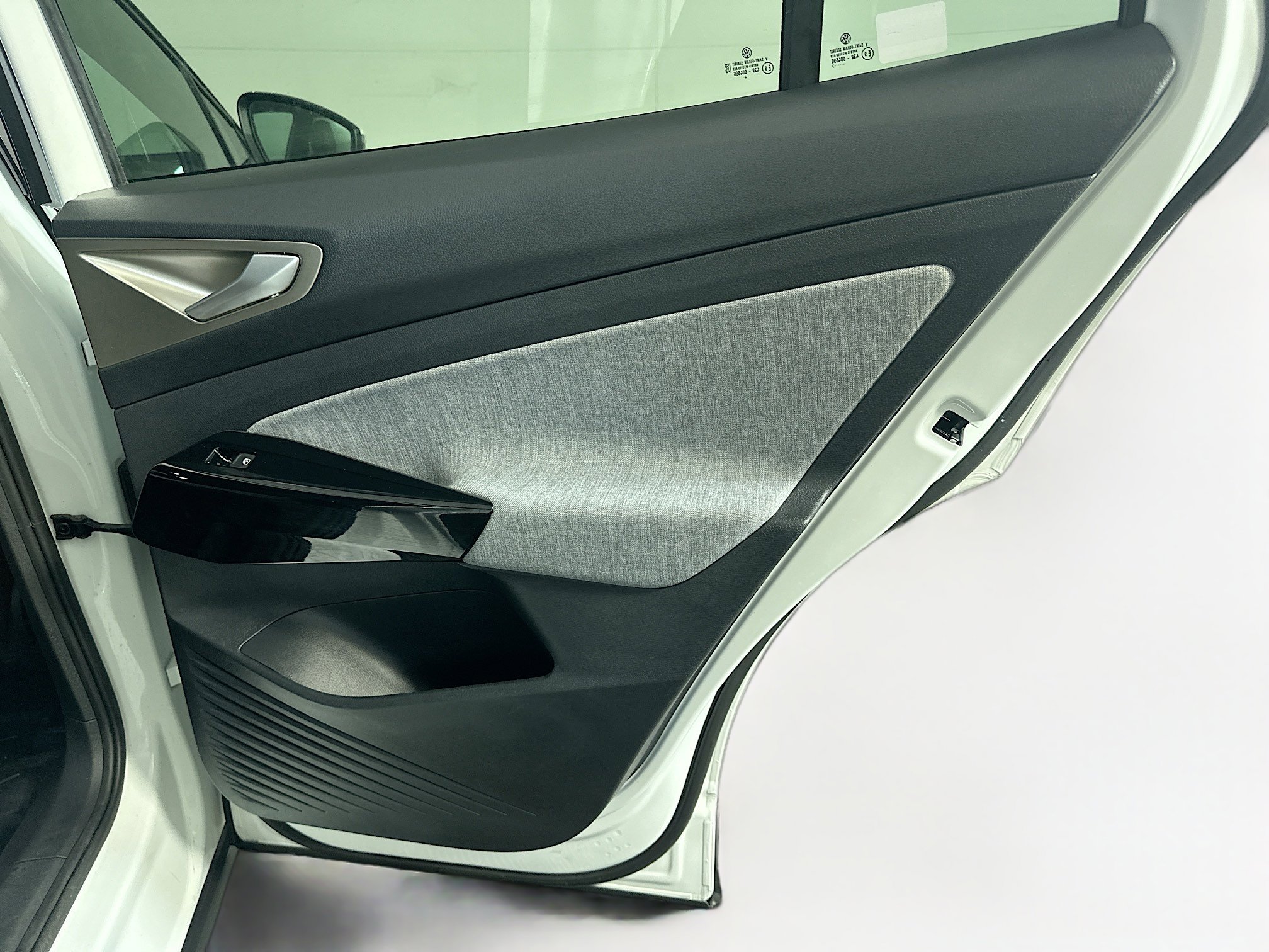 Used 2023 Volkswagen ID.4 Pro image 30