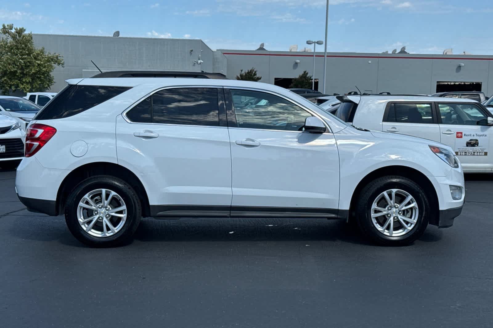 Used 2017 Chevrolet Equinox LT w/ Convenience Package FWD image 6