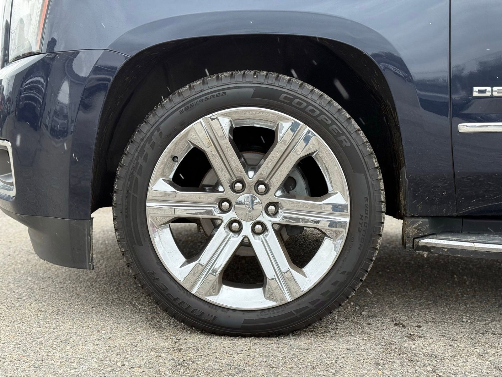 Used 2018 GMC Yukon Denali w/ Open Road Package image 4