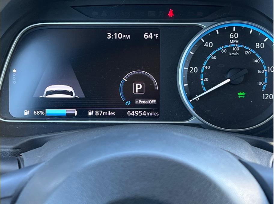 Used 2018 Nissan Leaf SV w/ SV Technology Package image 11