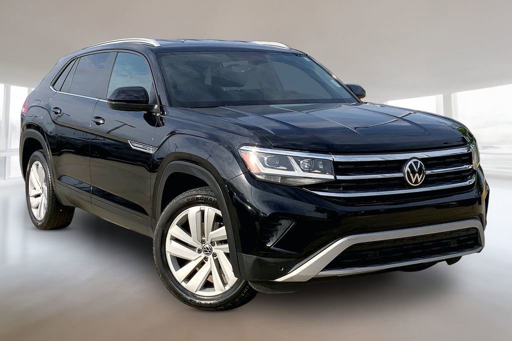 Used 2020 Volkswagen Atlas Cross Sport SE w/ Towing Package image 12