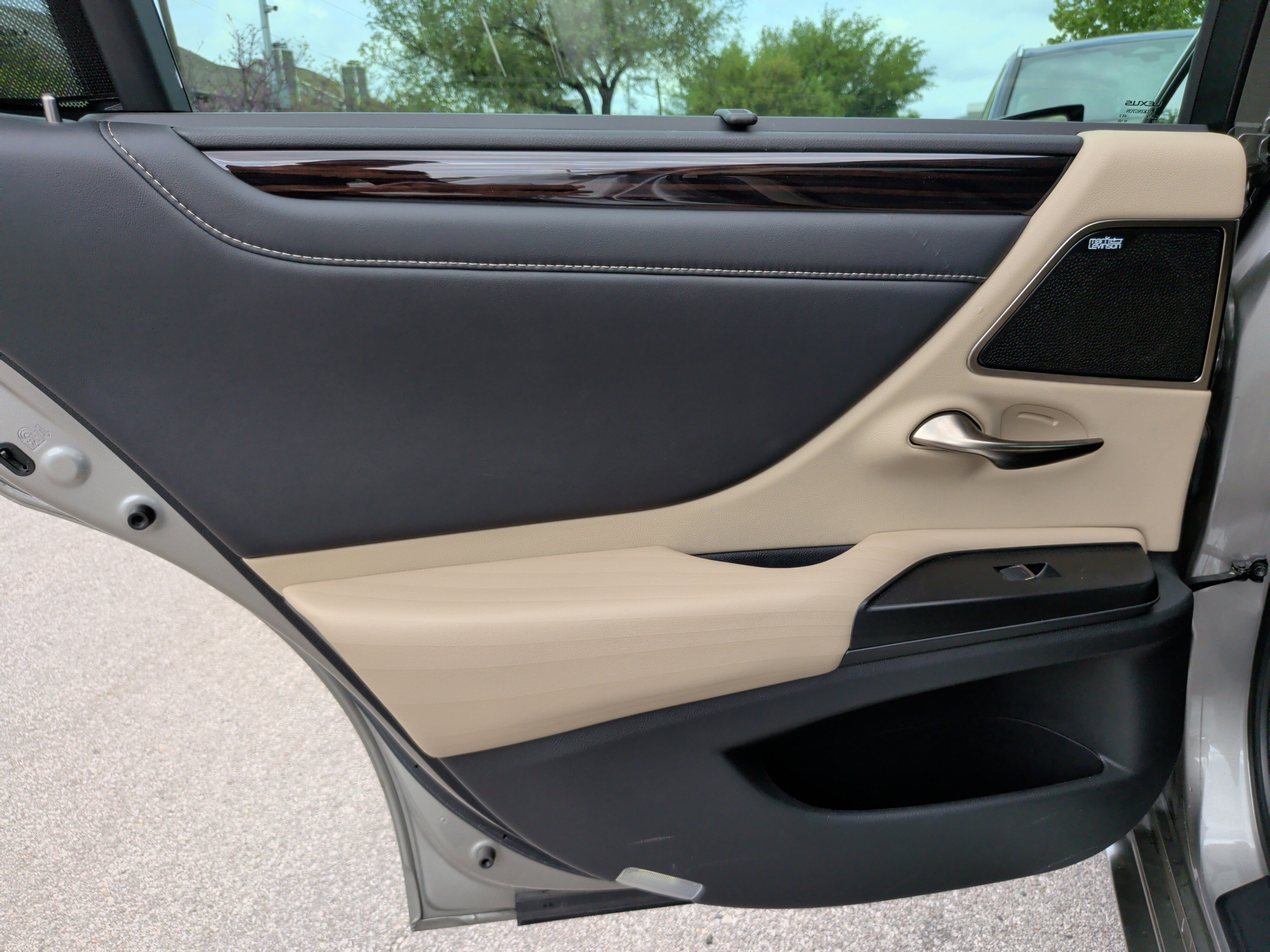 Used 2021 Lexus ES 350 Ultra Luxury w/ Accessory Package 2 image 36