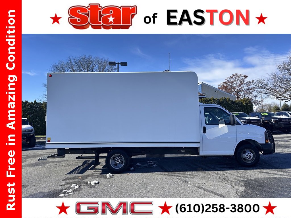 Used 2015 GMC Savana 3500 Extended w/ Smoker's Package image 3