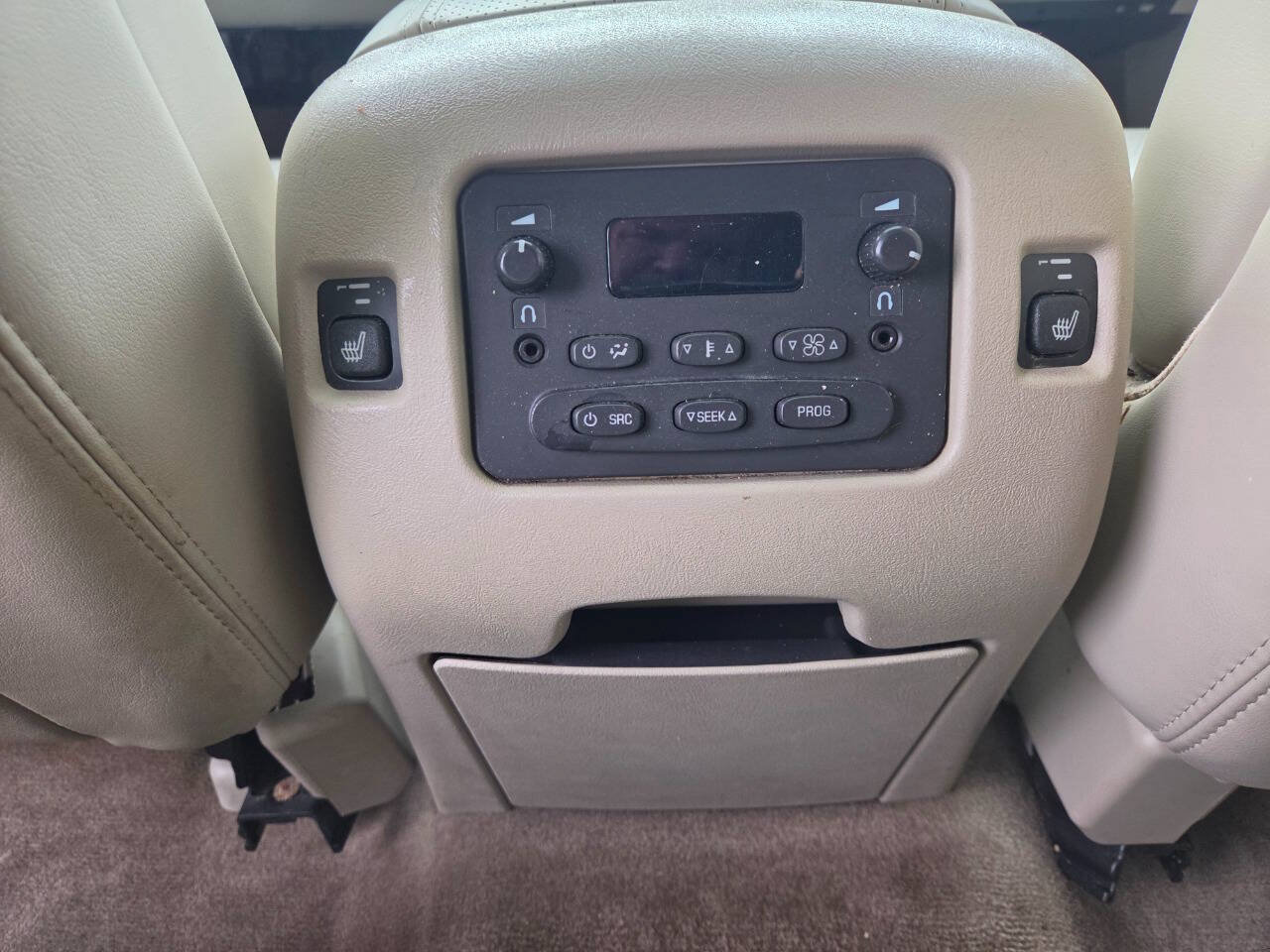 Used 2004 Cadillac Escalade AWD image 32