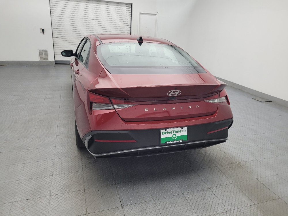 Used 2024 Hyundai Elantra SEL FWD image 6