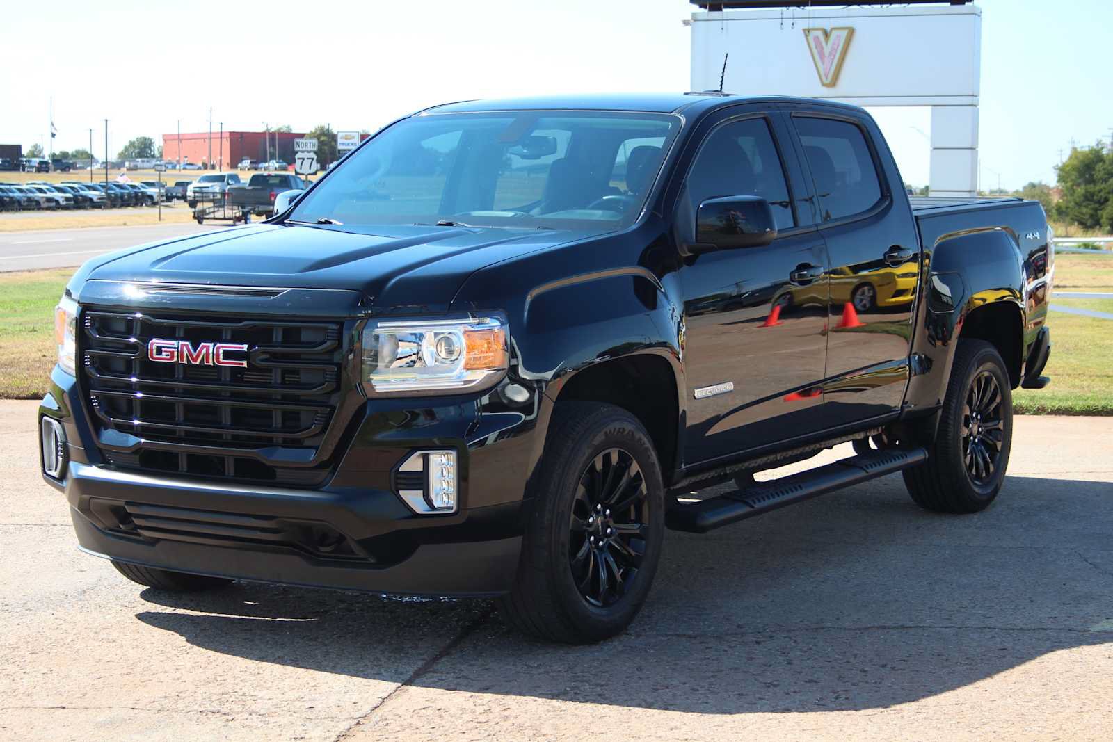 Used 2022 GMC Canyon Elevation w/ Elevation Premium Package AWD/4WD image 4