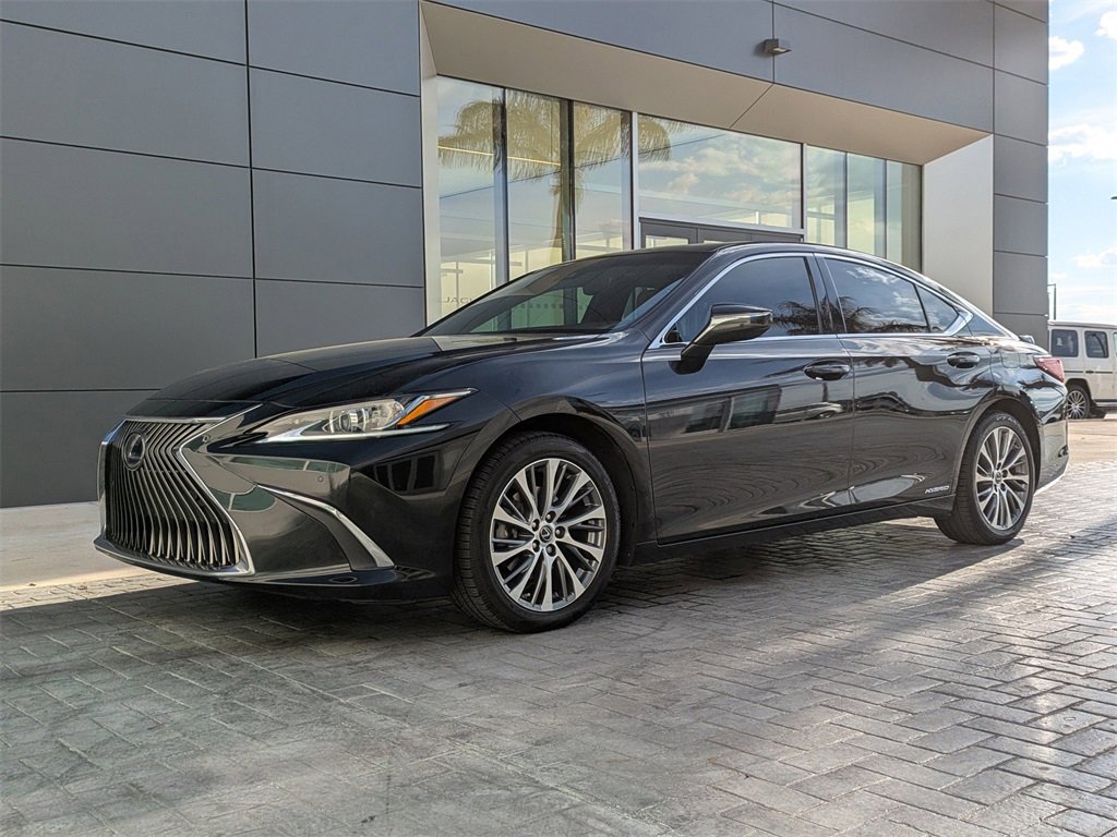 Used 2020 Lexus ES 300h w/ Premium Package