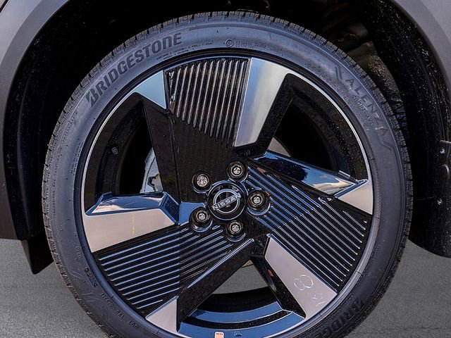 New 2026 Nissan Kicks SR w/ Cold Weather Package image 7