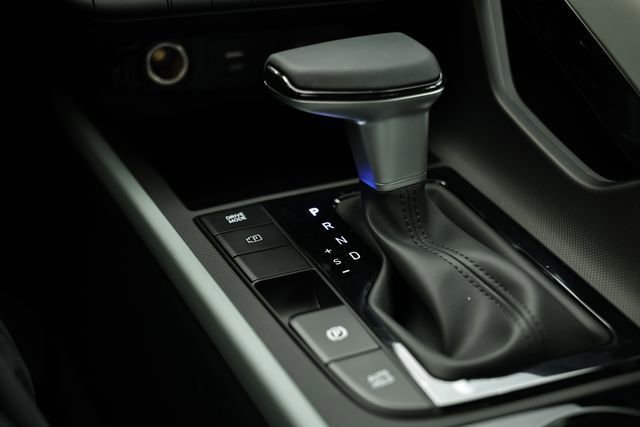 New 2025 Hyundai Elantra Limited image 16