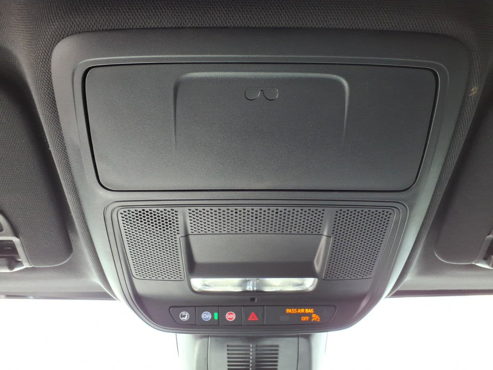 Certified 2025 GMC Terrain Elevation w/ Elevation Premium Package image 17