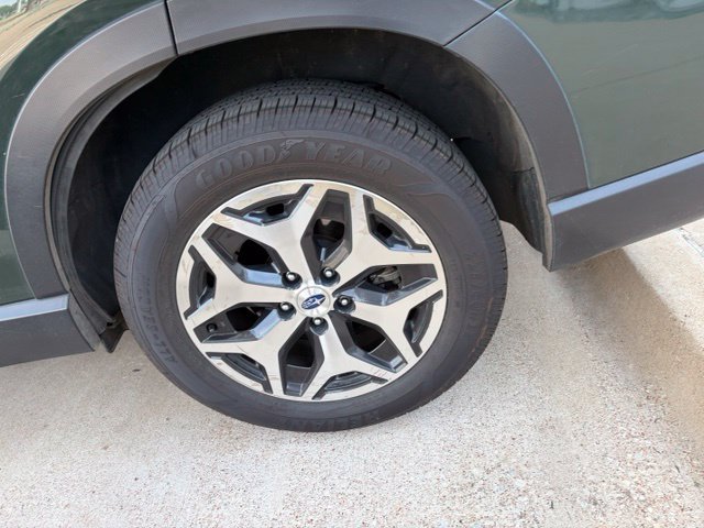 Used 2022 Subaru Forester Premium AWD/4WD image 4