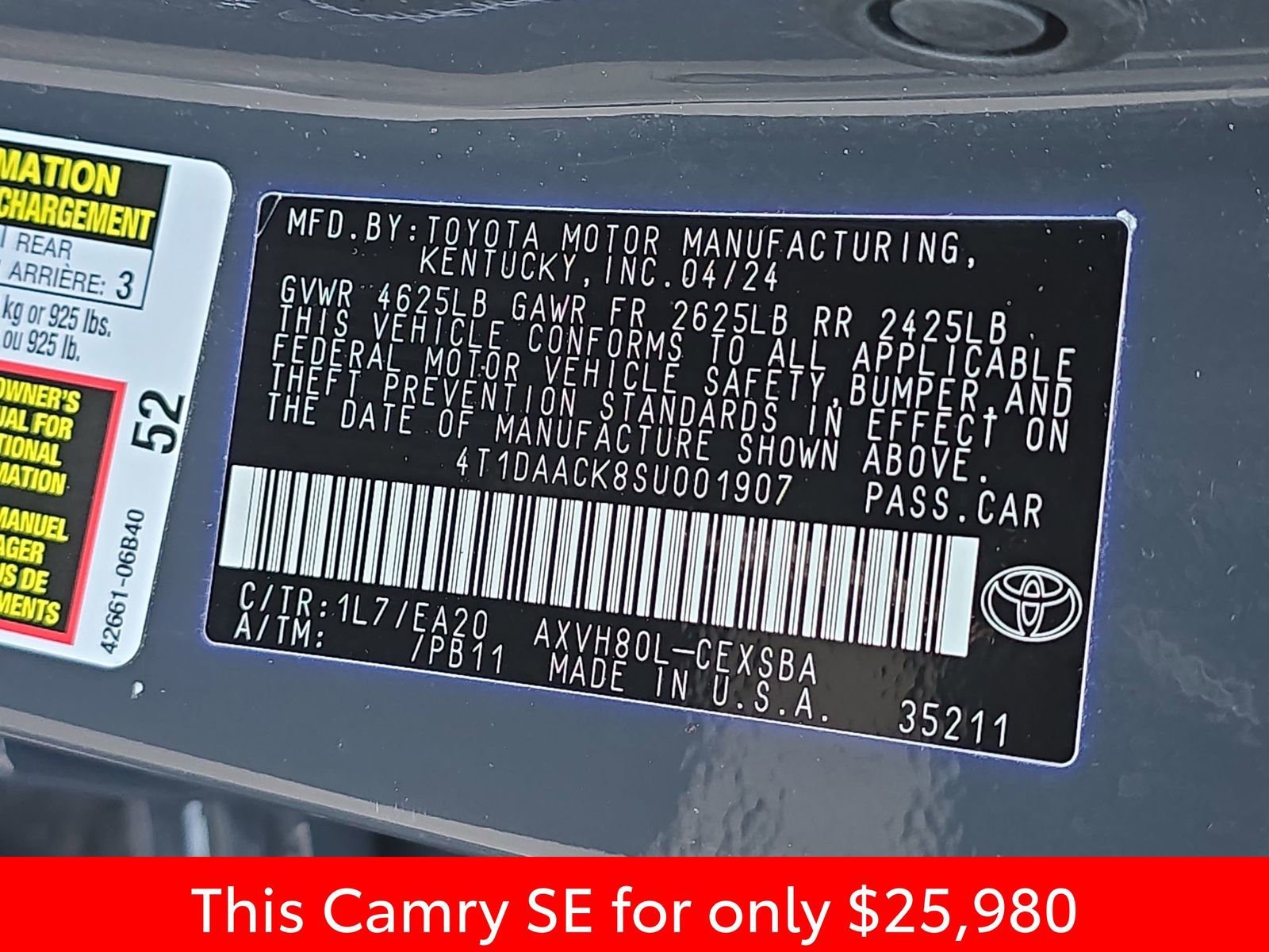 Used 2025 Toyota Camry SE image 40
