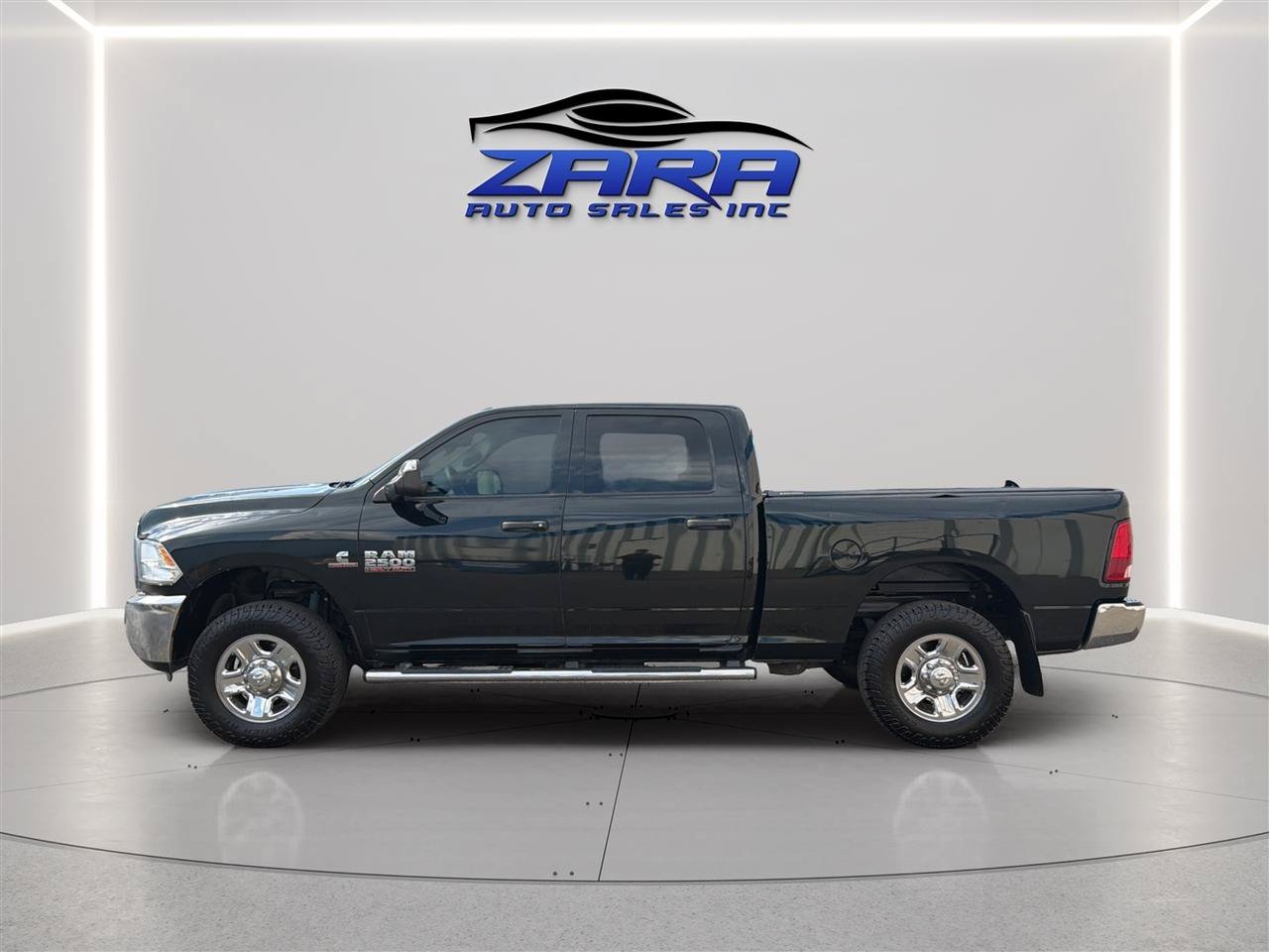 Used 2016 RAM 2500 Tradesman w/ Chrome Appearance Group AWD/4WD image 4