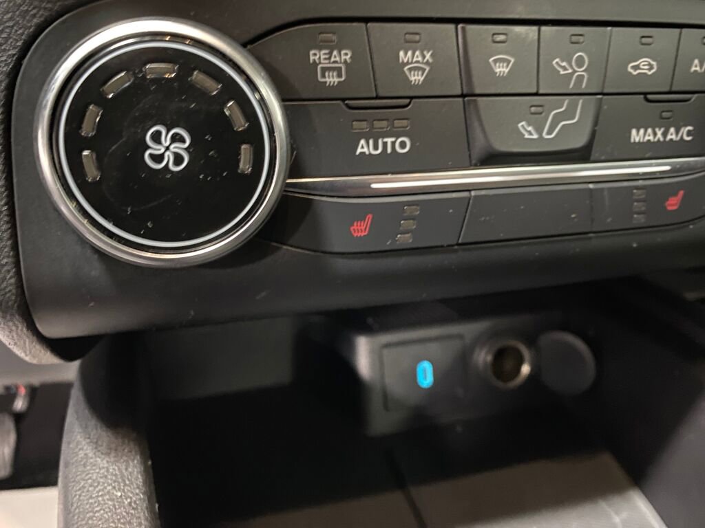 Used 2020 Ford Escape SE image 16