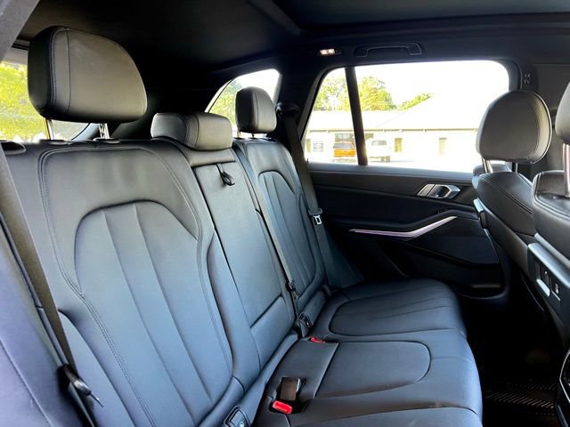 Used 2022 BMW X5 sDrive40i w/ Parking Assistance Package image 27