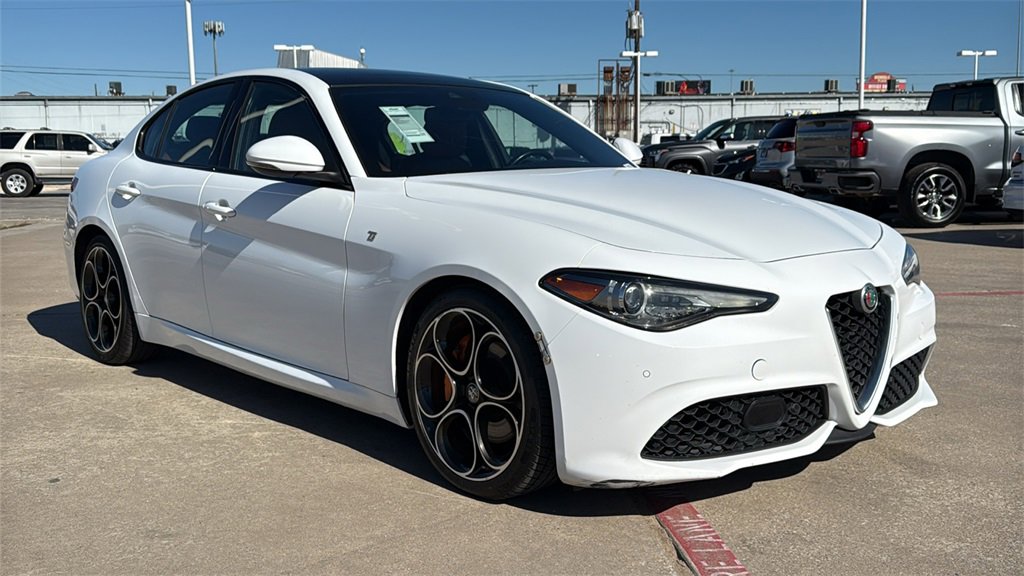 Used 2022 Alfa Romeo Giulia Ti image 3