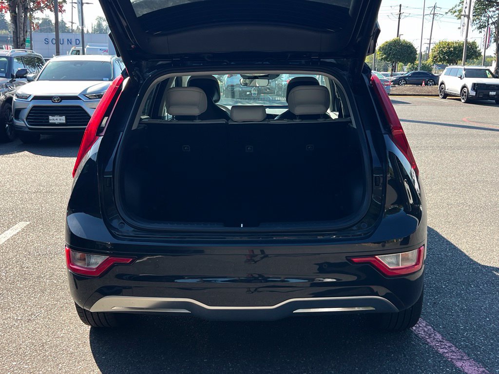Certified 2023 Kia Niro Wind w/ Wind Preserve Package FWD image 8