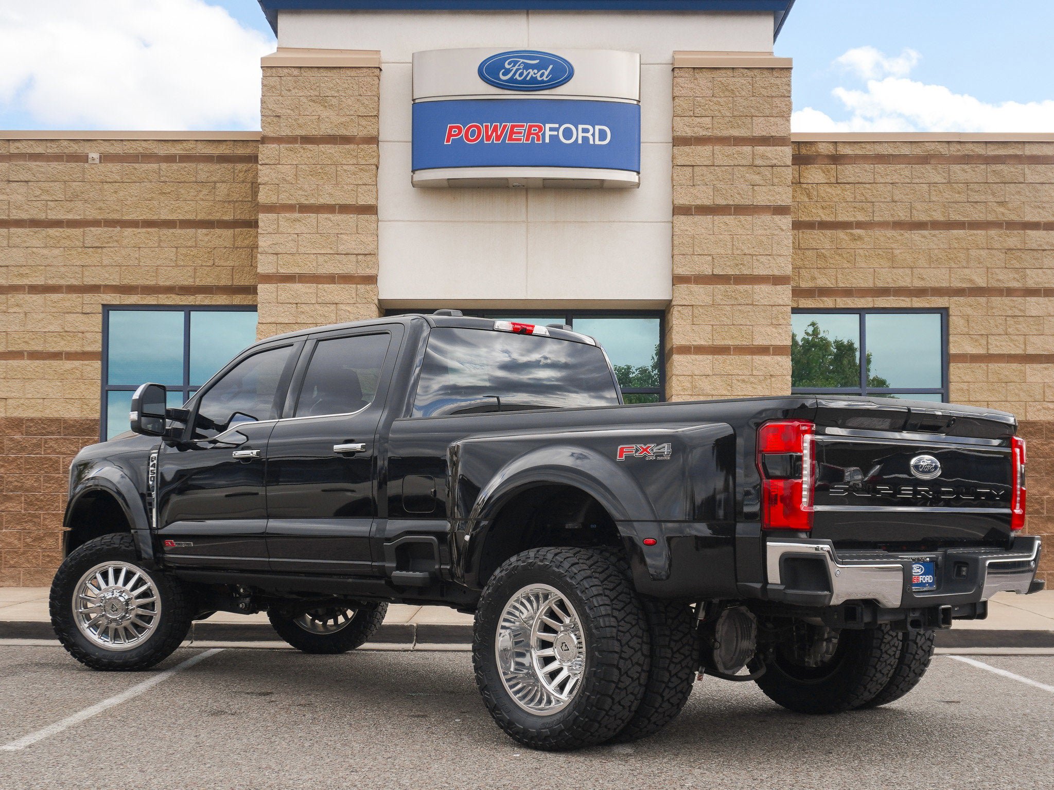 Used 2025 Ford F450 Lariat w/ Chrome Package image 7