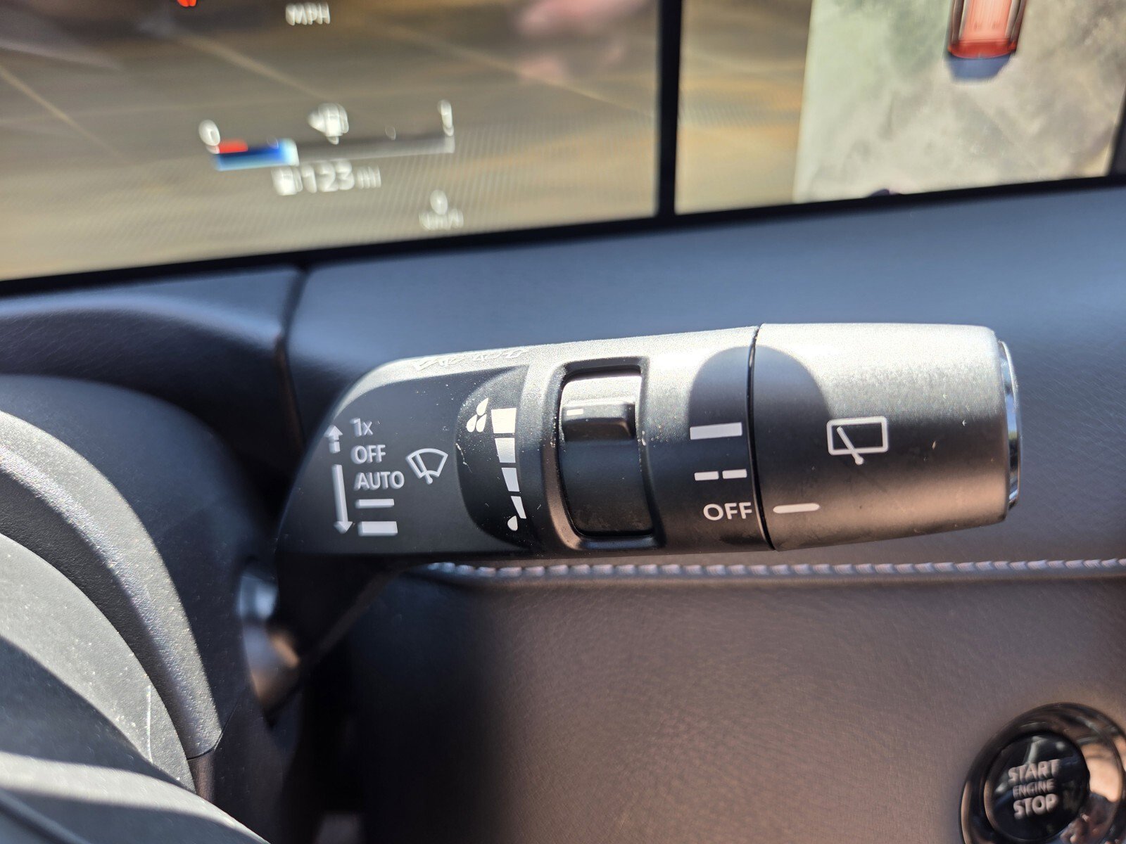 Used 2025 Nissan Armada Platinum image 30