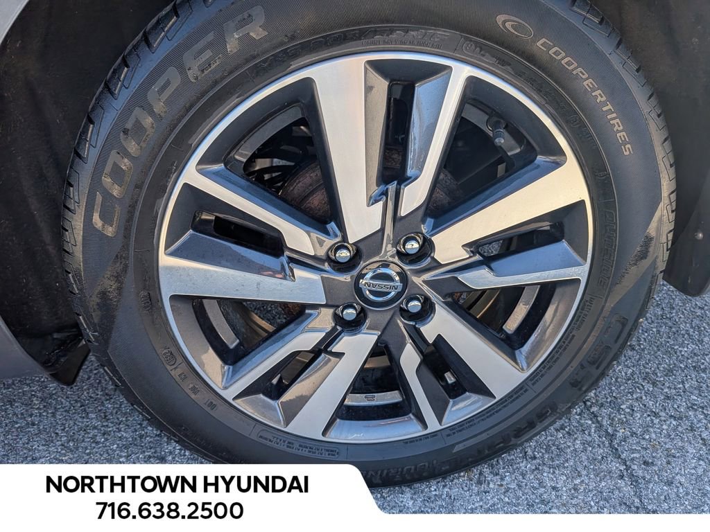 Used 2021 Nissan Versa SV image 38