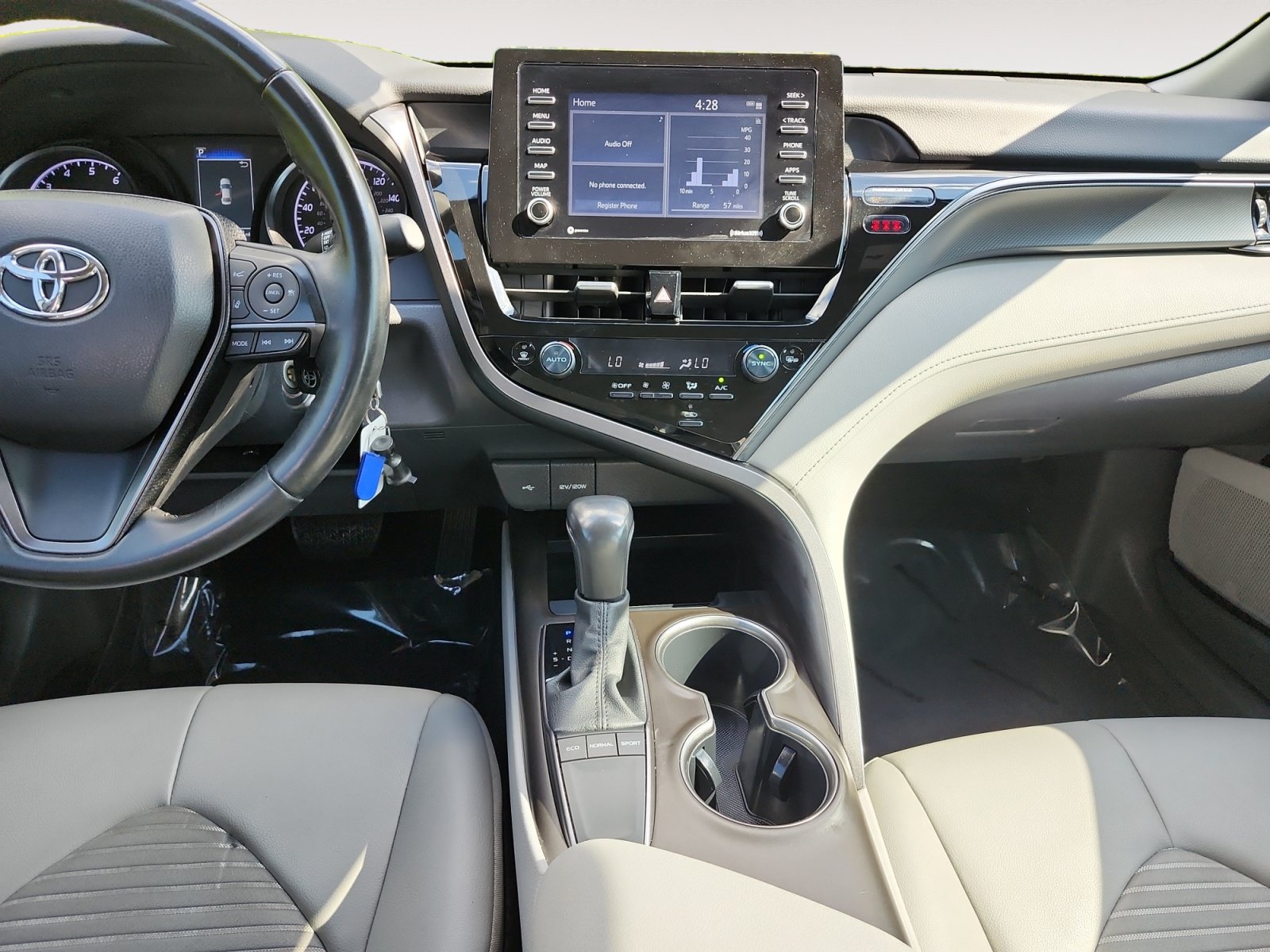 Used 2023 Toyota Camry SE FWD image 11