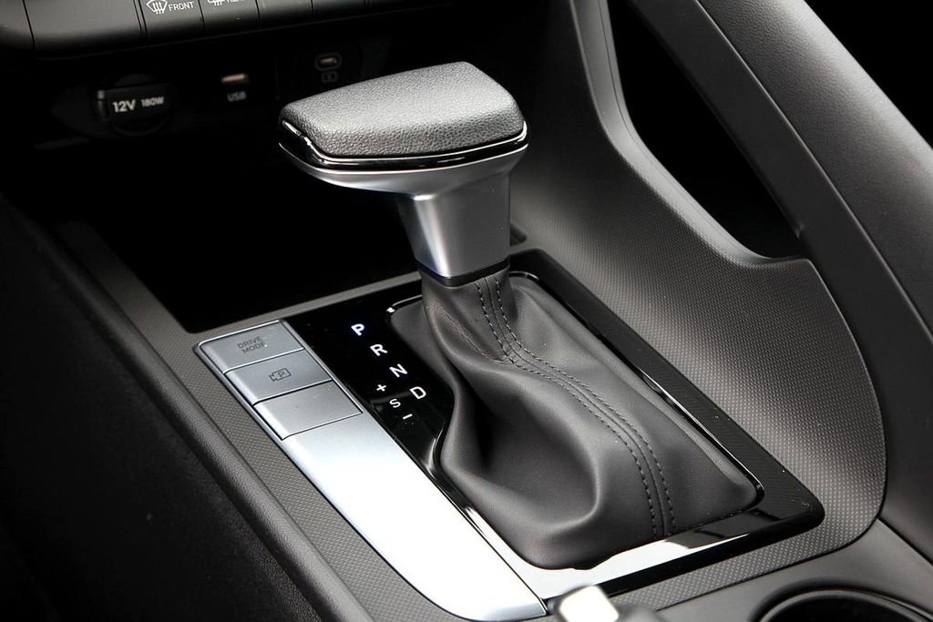 Used 2024 Hyundai Elantra SEL image 20