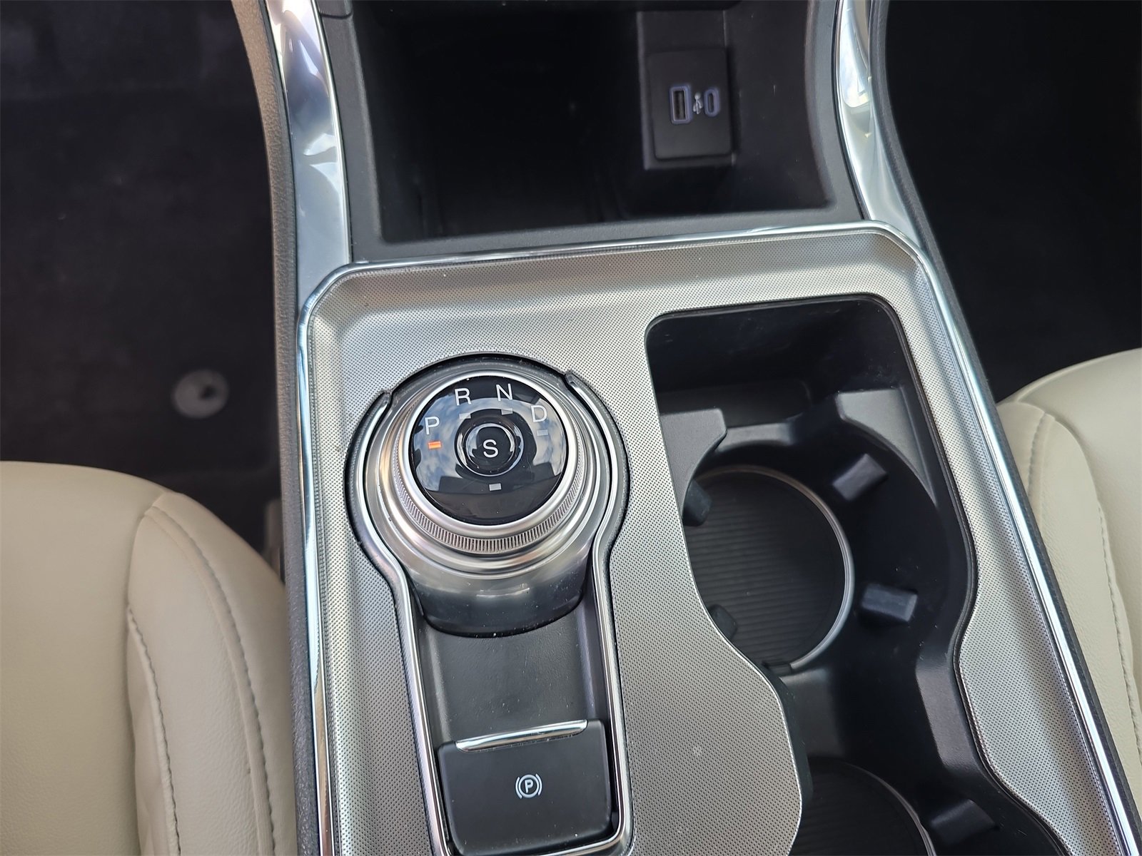 Used 2023 Ford Edge Titanium image 20