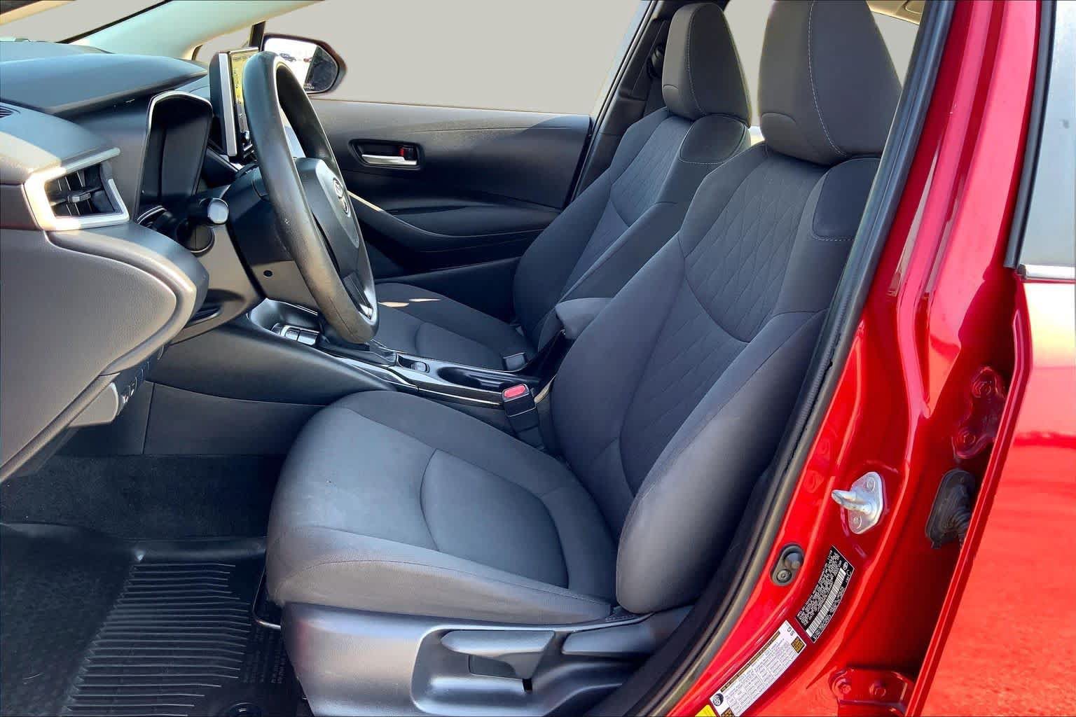 Used 2020 Toyota Corolla LE FWD image 8