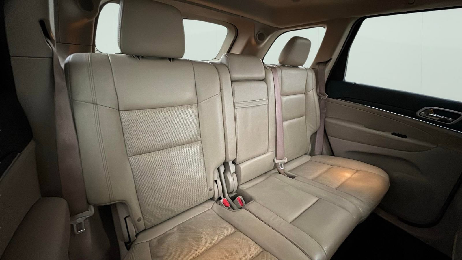 Used 2021 Jeep Grand Cherokee Limited w/ Luxury Group II image 27