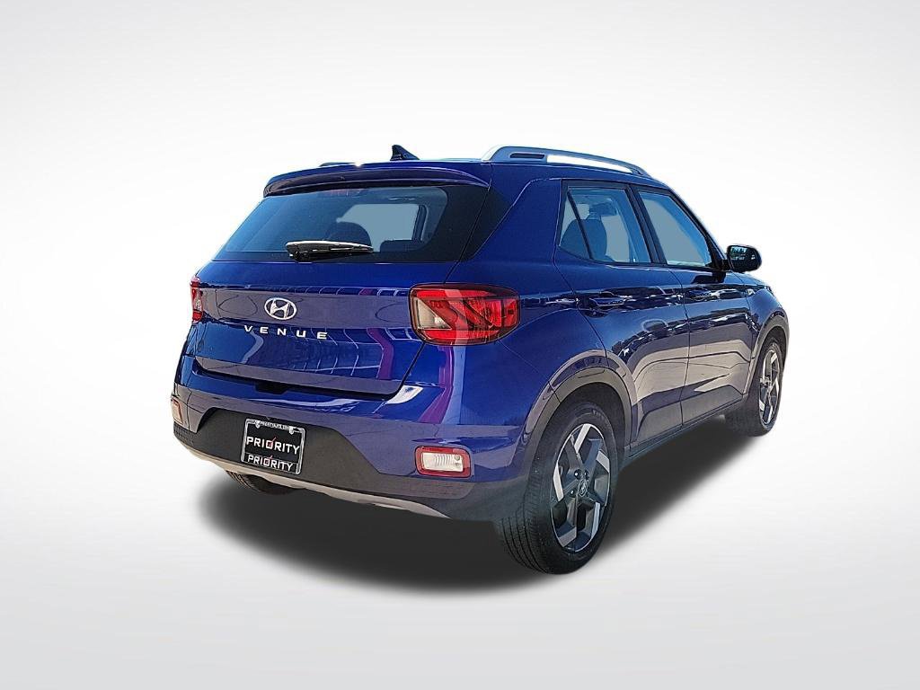 Used 2022 Hyundai Venue SEL w/ Cargo Package FWD image 7