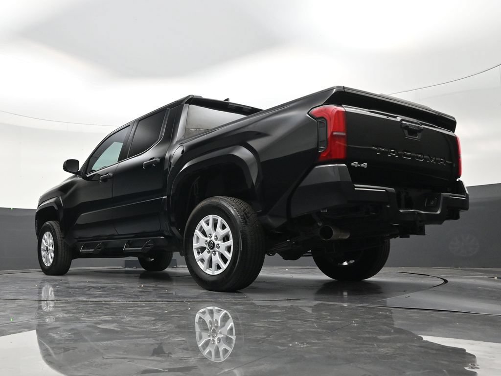 Used 2025 Toyota Tacoma SR AWD/4WD image 22
