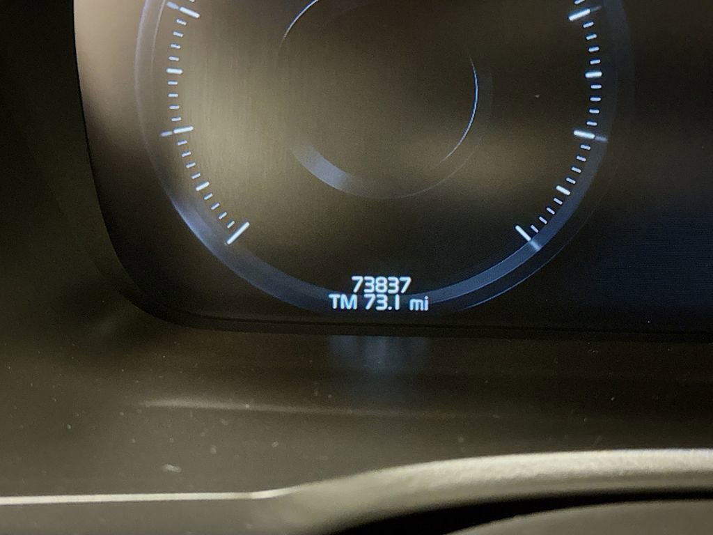 Used 2021 Volvo XC90 T6 Momentum w/ Protection Package Premier image 14