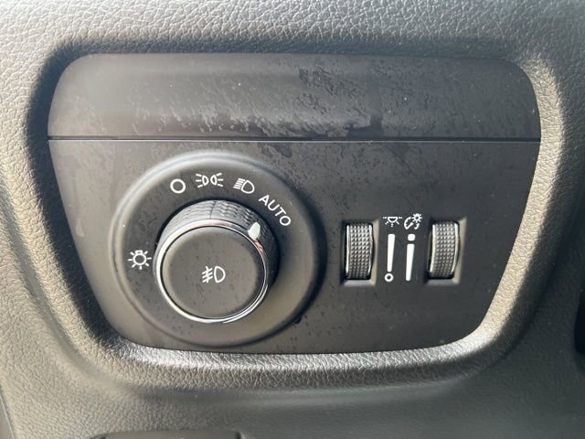 Used 2023 Jeep Grand Cherokee Limited w/ Luxury Tech Group II image 19