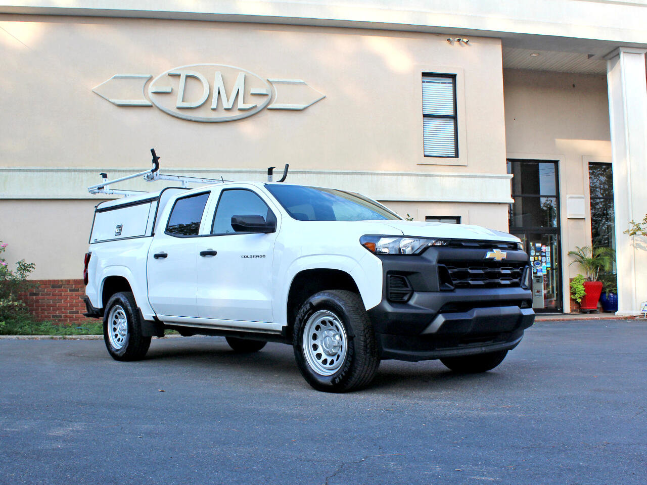 Used 2024 Chevrolet Colorado W/T w/ WT Convenience Package II image 4