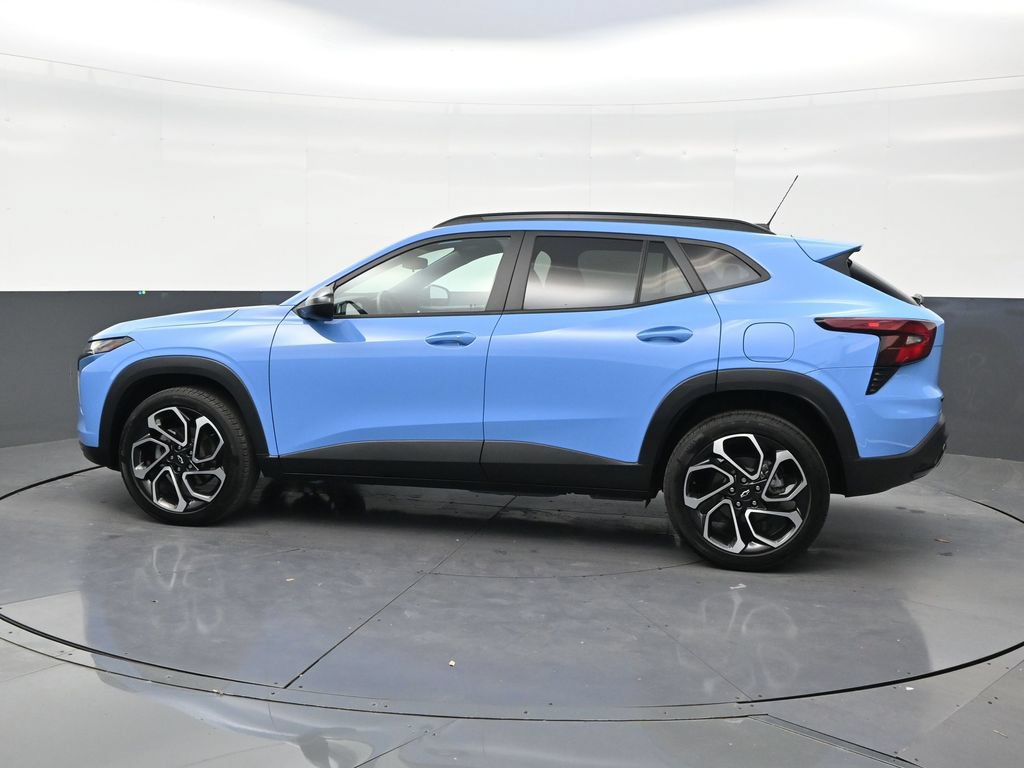 Used 2024 Chevrolet Trax RS FWD image 2